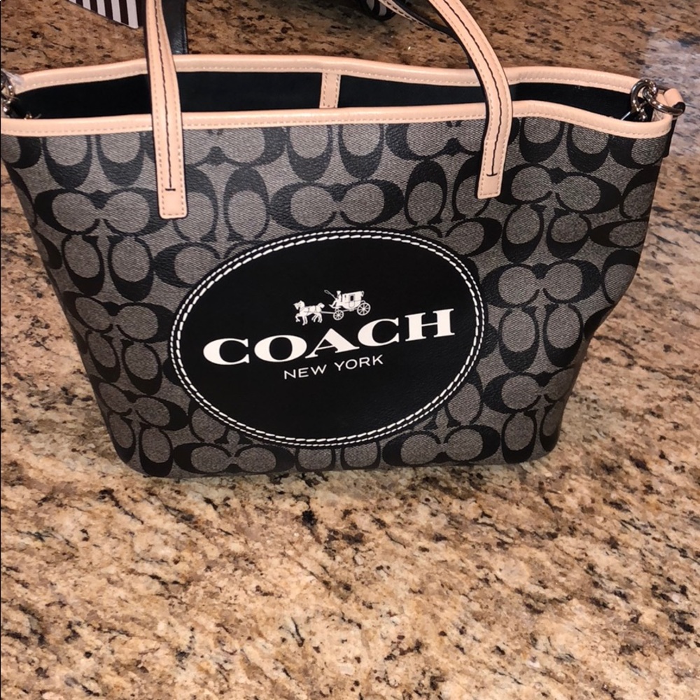Coach tote with crossbody strap